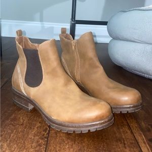 Chelsea boots